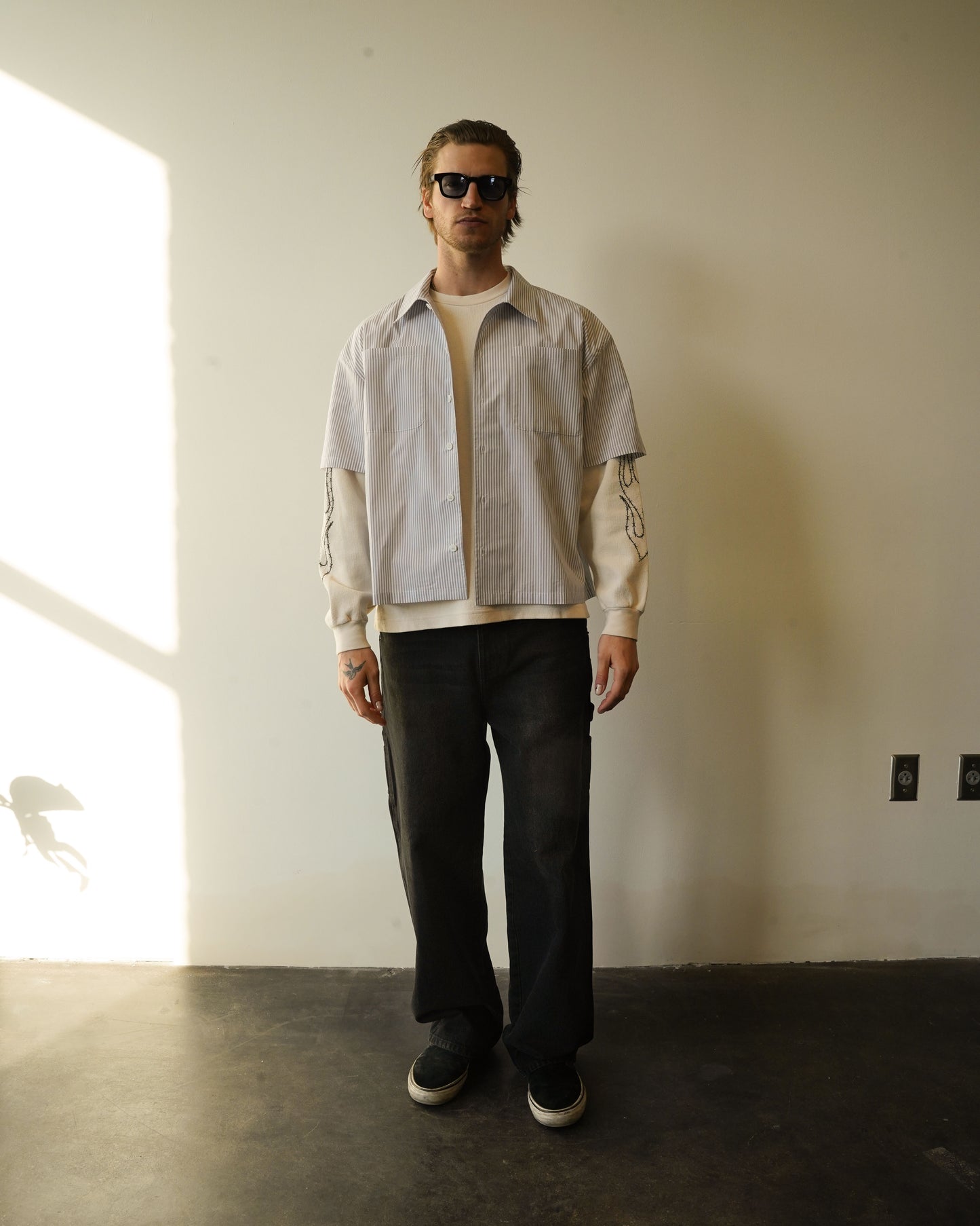 THE 9 TO 5 BUTTON-UP