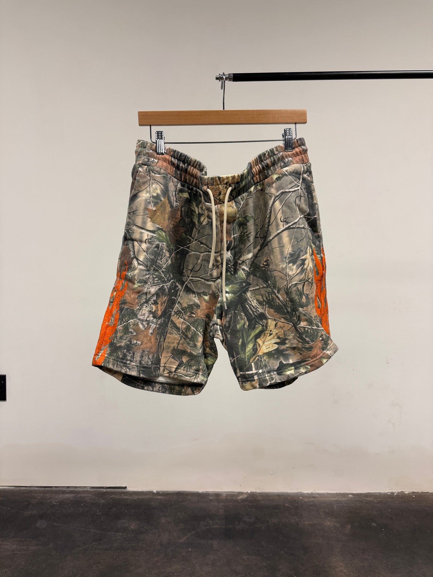 BLUSHWOOD SHORTS (XL)